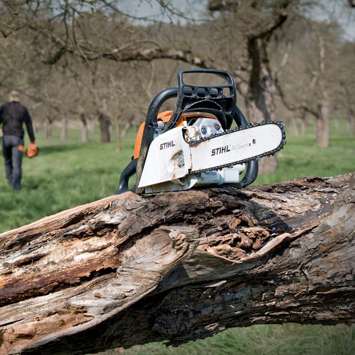 How to Use a Chainsaw Safely A Beginner's Guide